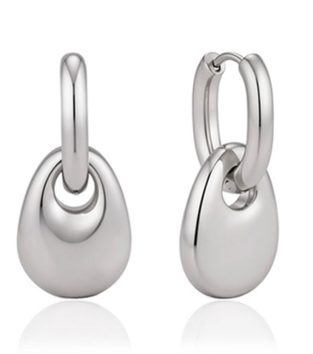 Mila Drop Earrings