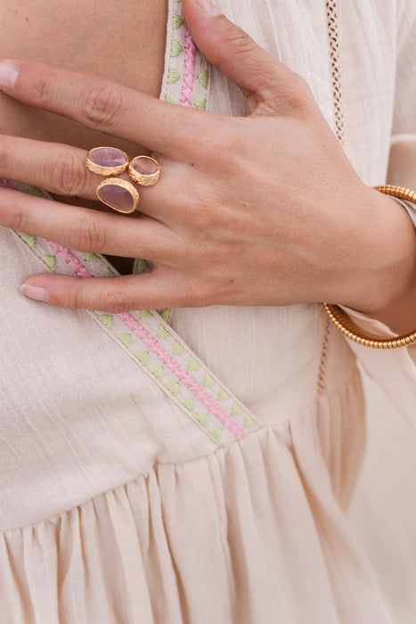 Avra (Cat Eye Stone Blush)