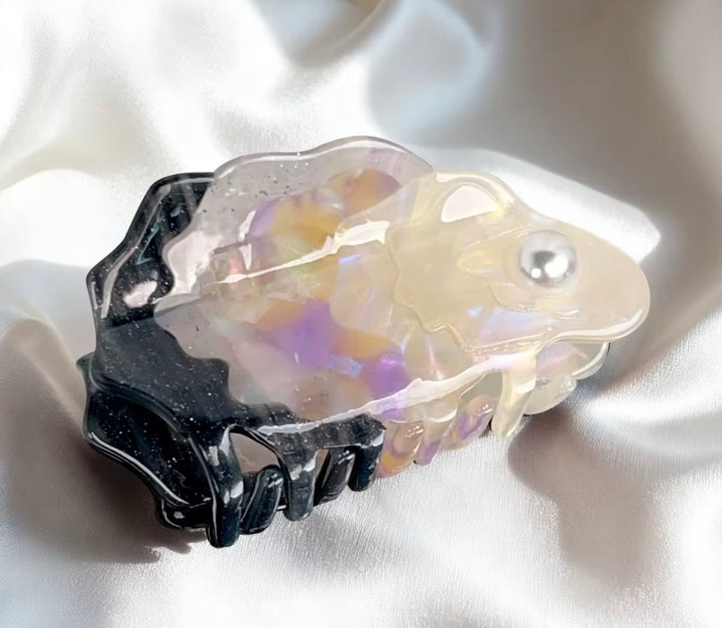 Pearl Oyster Hair Claw