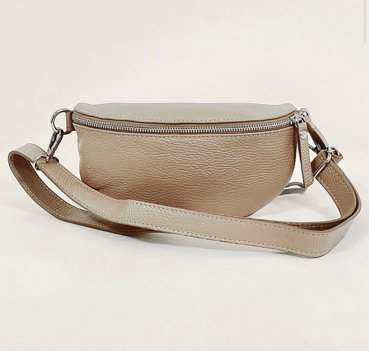 THE SHELLY FANNY PACK